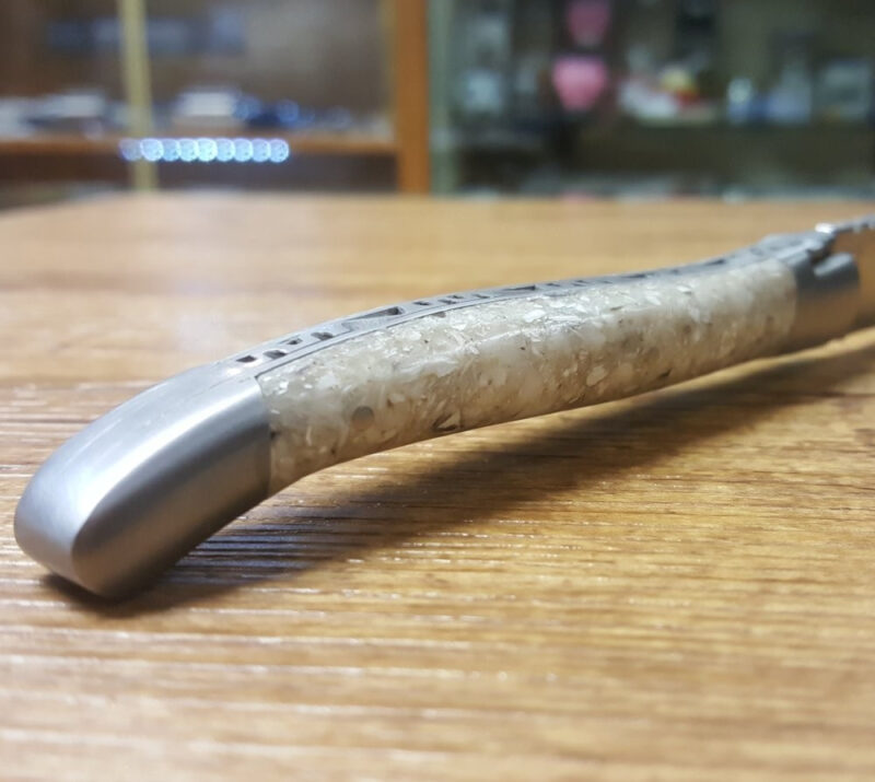 Coltello Laguiolle frammenti di Ostriche