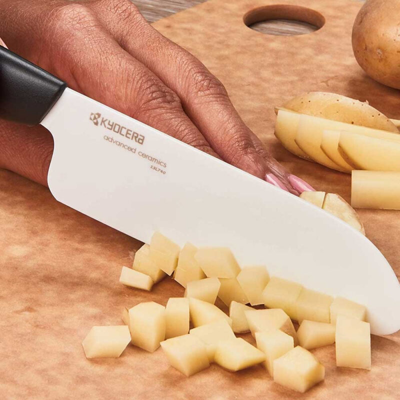 Coltello santoku  in ceramica Kyocera  14 CM FK - immagine 2